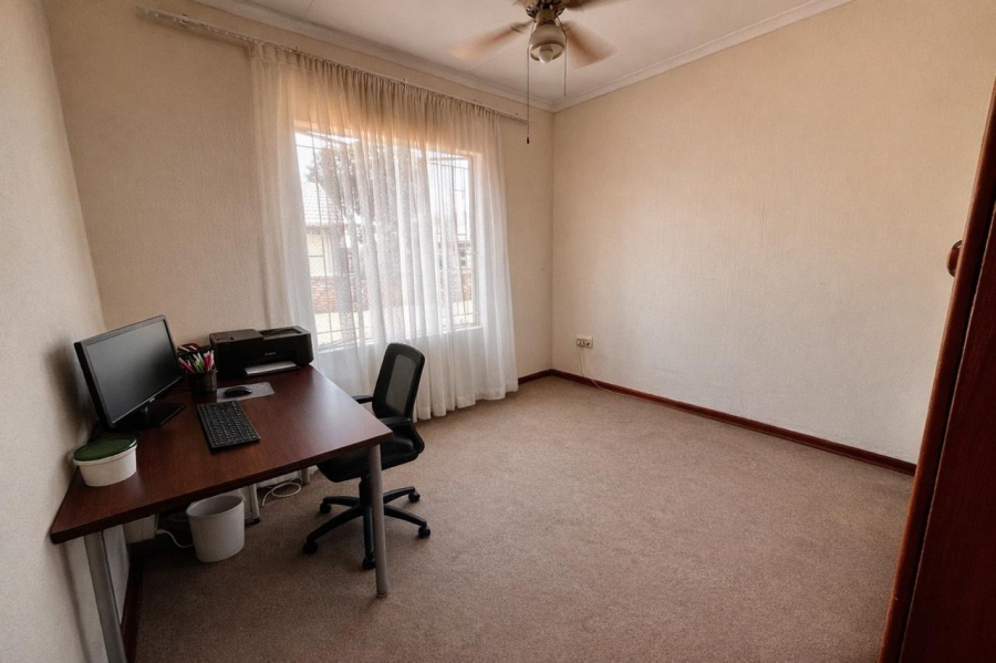 3 Bedroom Property for Sale in Waterval East North West